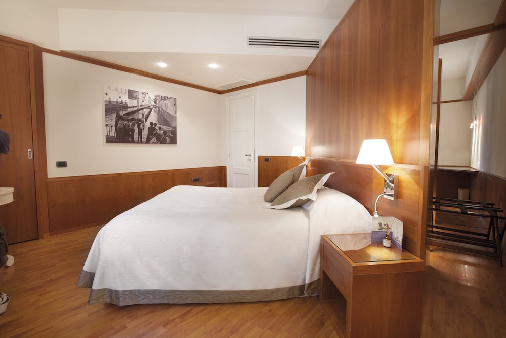 SUPERIOR, DOUBLE BED