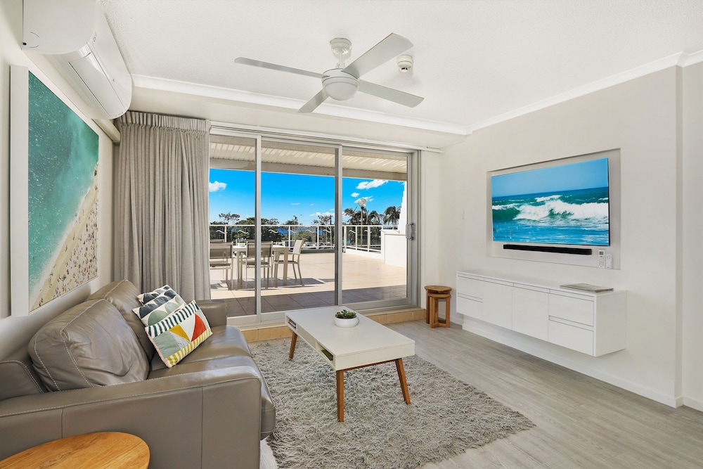 ELOUERA TOWER BEACHFRONT APARTMENTS 42/69