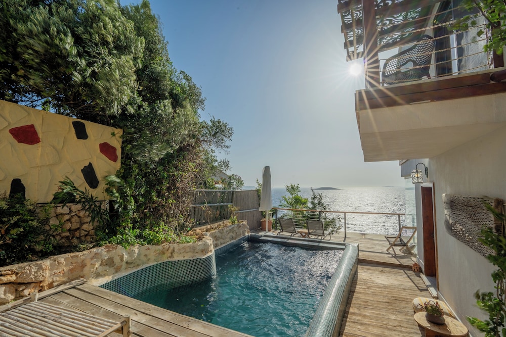 Mandalina Luxury Suites 40/50
