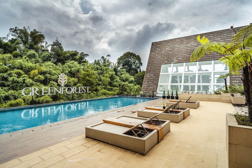 Green Forest Resort & Wedding Bandung 3/50
