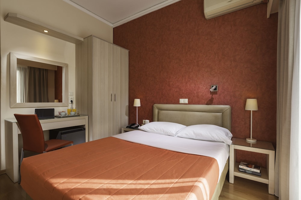Lilia Hotel Piraeus 12/47