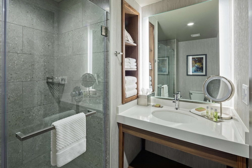 The Bevy Hotel Boerne A Doubletree By Hilton 9/46