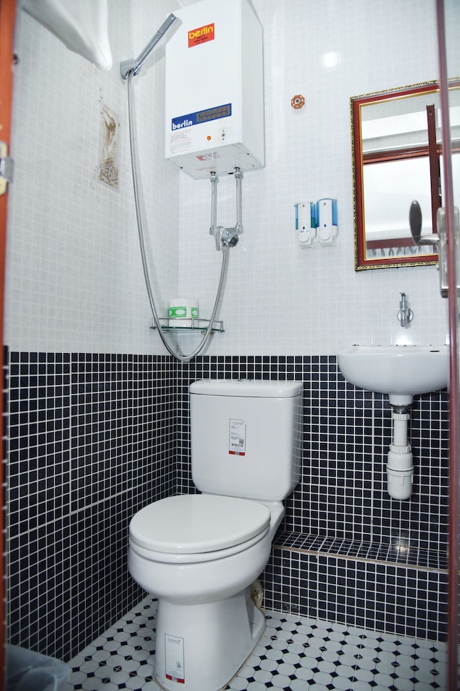 Ashoka Hostel 36/39