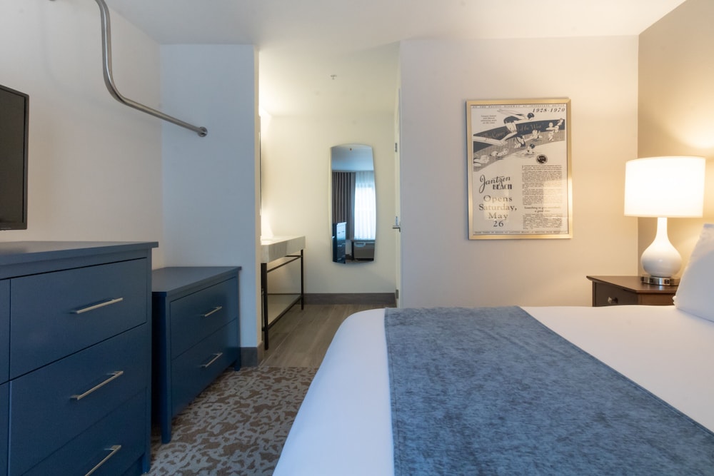 Oxford Suites Portland - Jantzen Beach 23/53