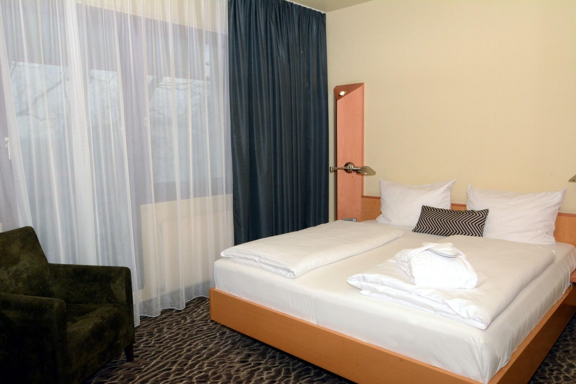 Standard, Double Bed