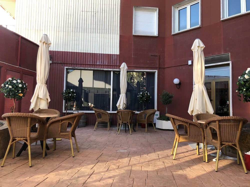 HOTEL V. CIUDAD 20/24