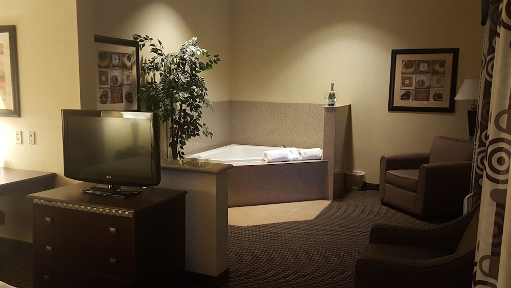 Holiday Inn Express & Suites Nampa - Idaho Center 64/78