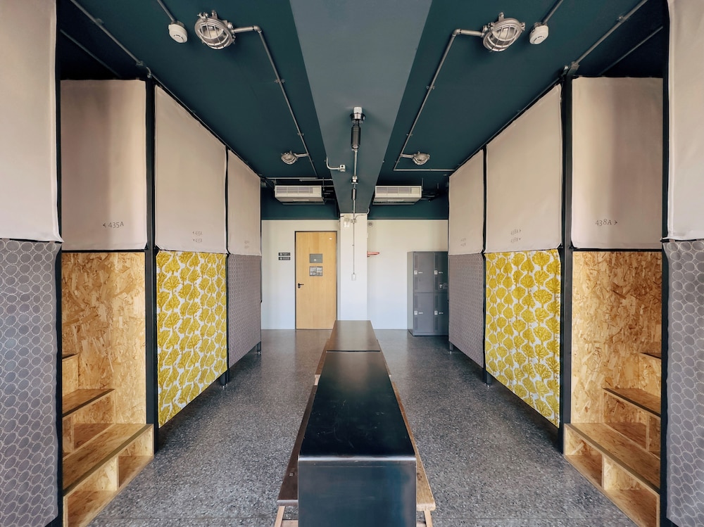 U I J Hotel Hostel 5/41