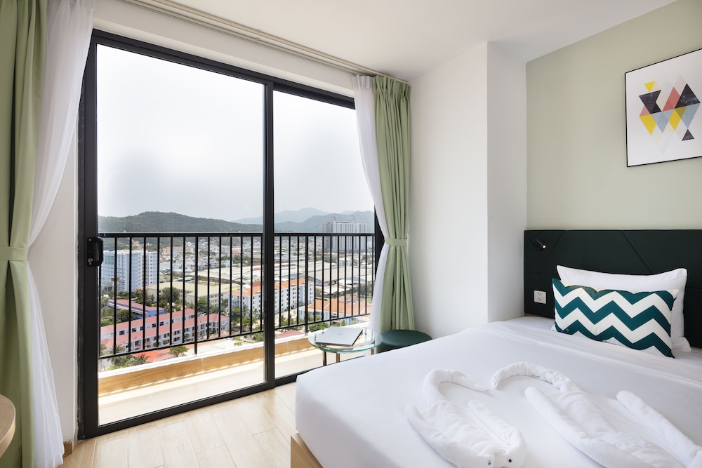 Crown Hotel Nha Trang 4/36