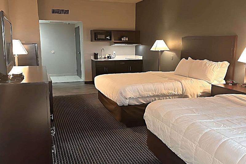 Efficiency, Quadruple, 2 Queen Beds