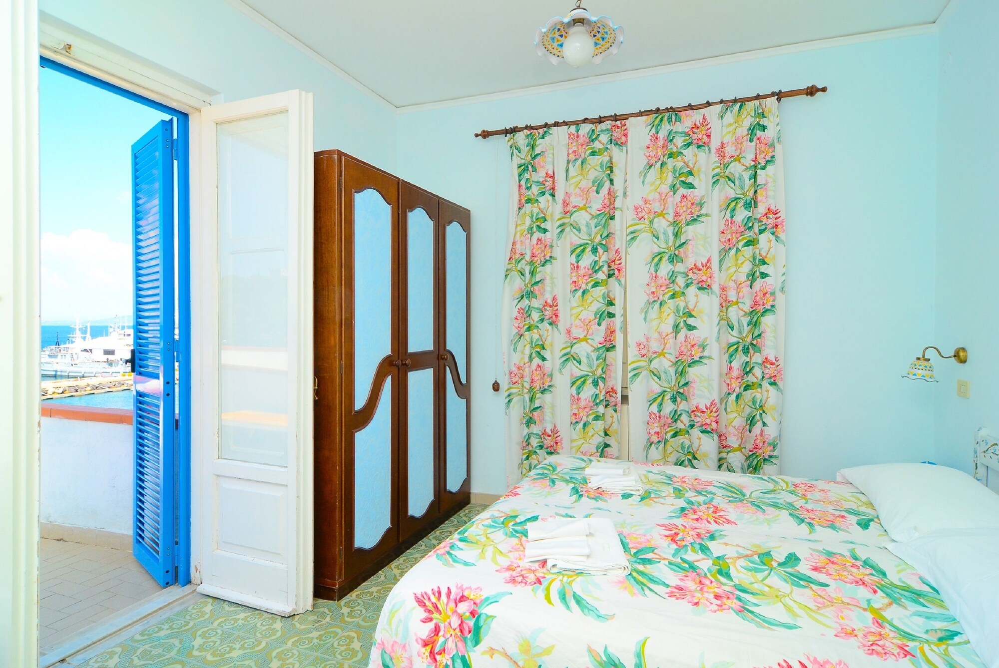 SUPERIOR, DOUBLE BED, SEA VIEW, BALCONY