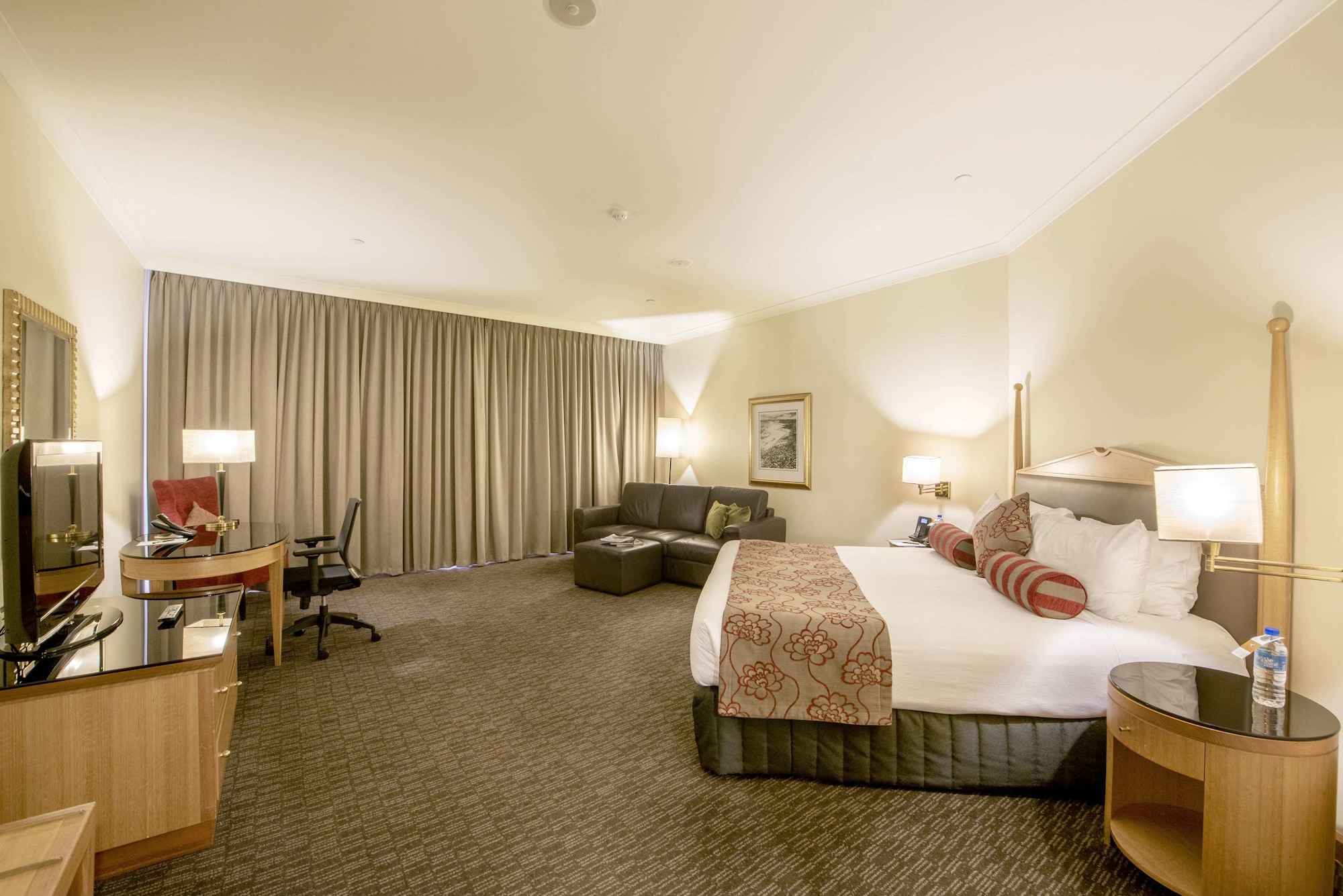 غرفة كلوب بسرير كينج، Duxton Hotel 2/5