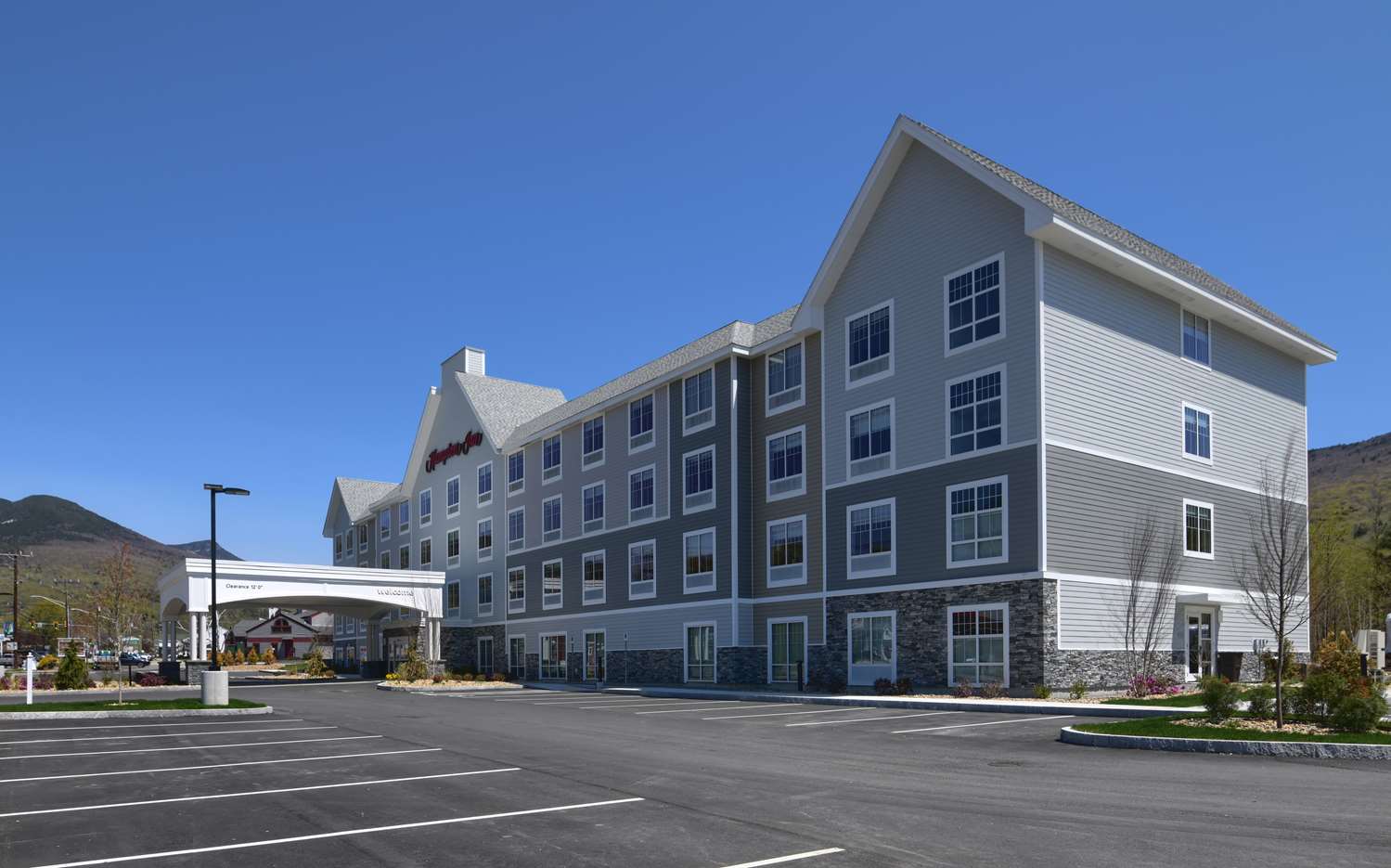 Hampton Inn Lincoln White Mountains 24/32