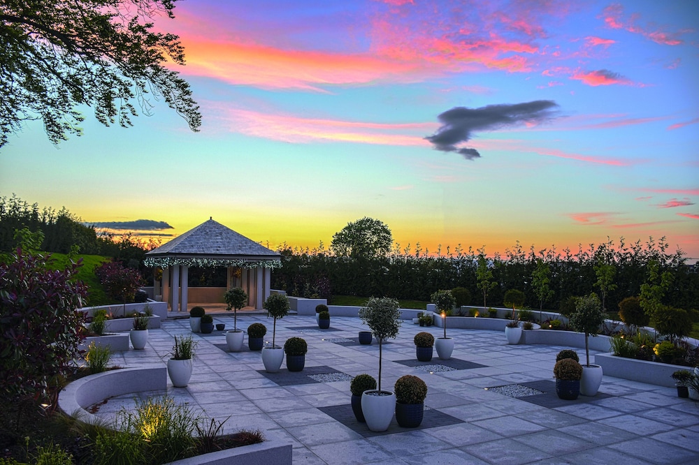 Radstone Hotel 40/50