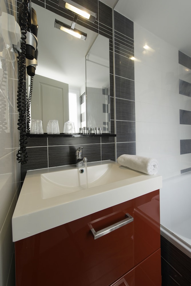 Axe Hotel 42/44