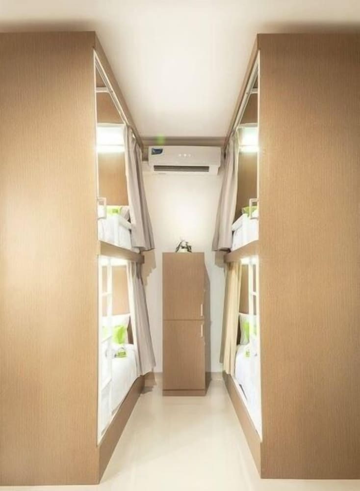 MIXED DORM, 10 BEDS