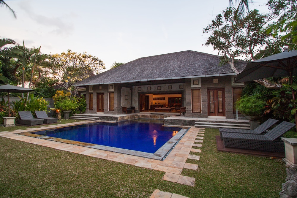 Villa Dewata Seminyak 44/50