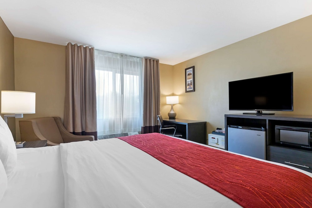Comfort Inn & Suites Ponca City Near Marland Mansion 12/38