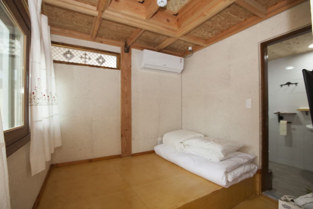 The Hanok 10/100