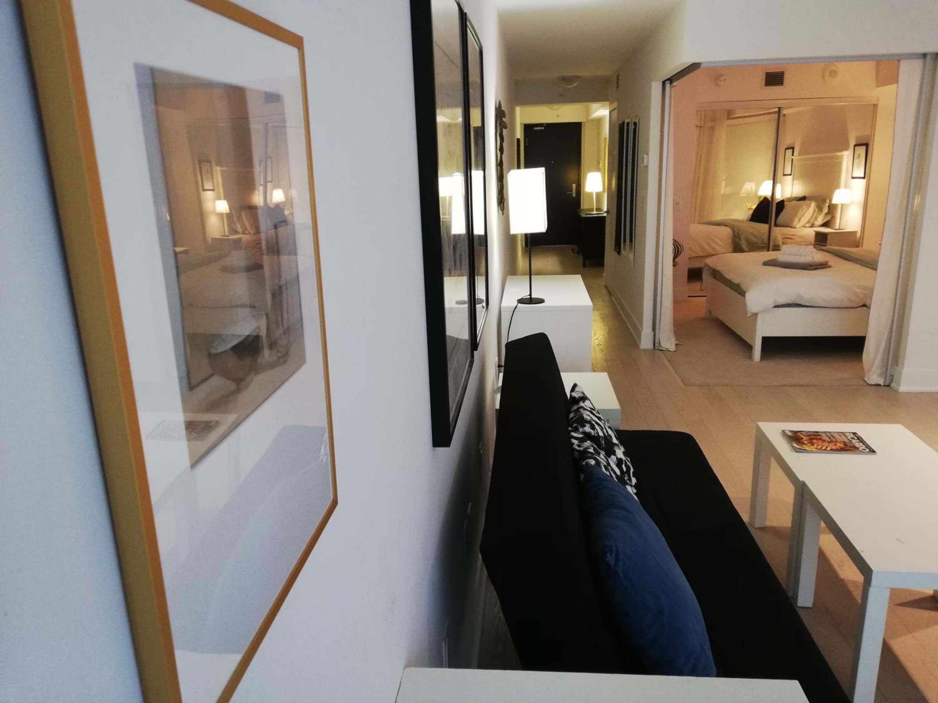 Stylish Downtown Toronto Residential Hotel 50/50