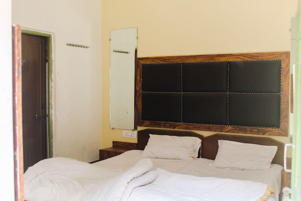 Hotel Anand Palace 7/40