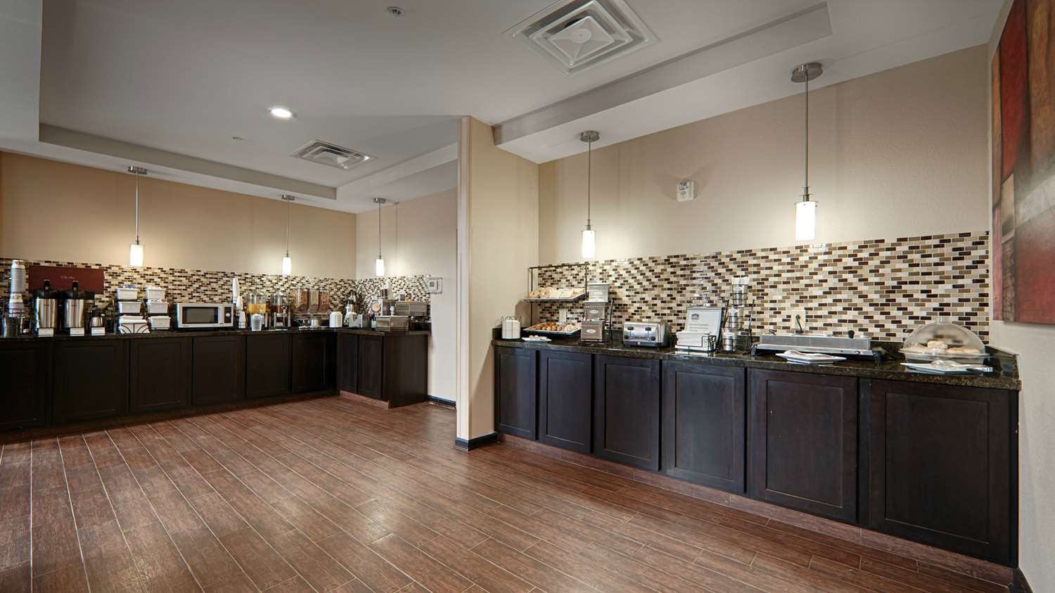 Best Western Plus Cushing Inn & Suites 3/8