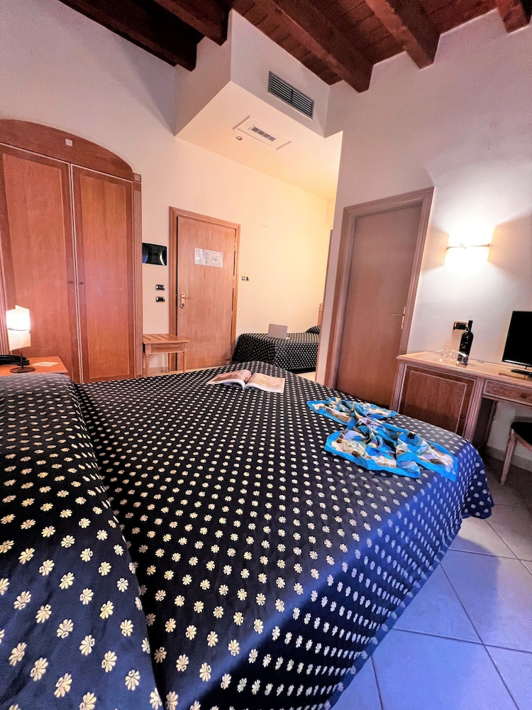 Hotel Villa Romana 17/62