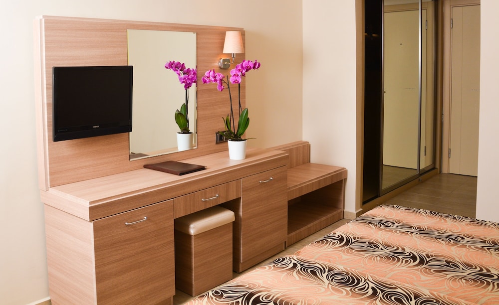 Azka Hotel 26/78