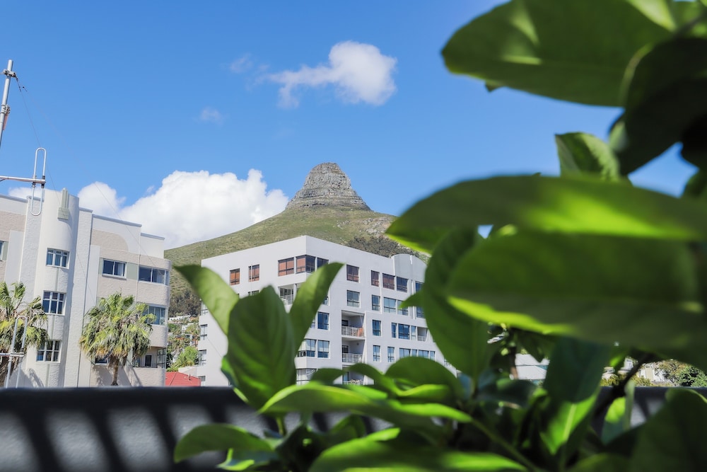 Atlantic Affair Boutique Hotel 63/68
