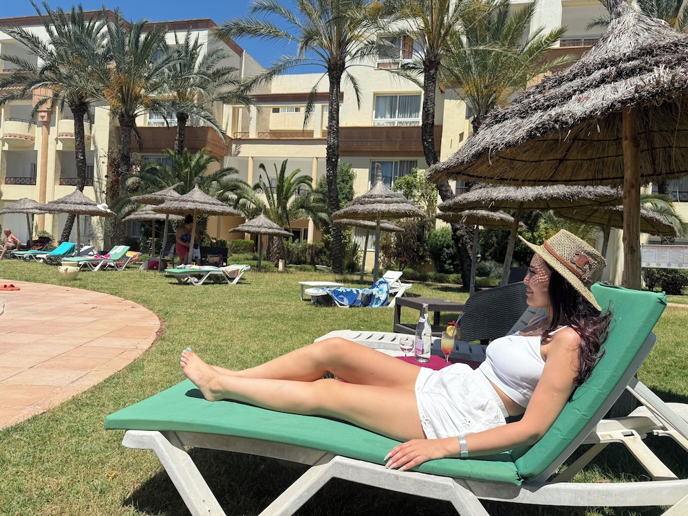 Marina Palace 63/69