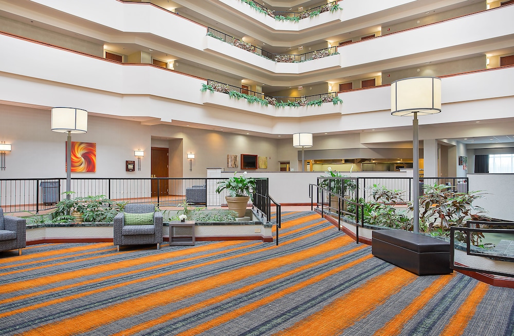 Holiday Inn University Plaza-Bowling Green 35/71