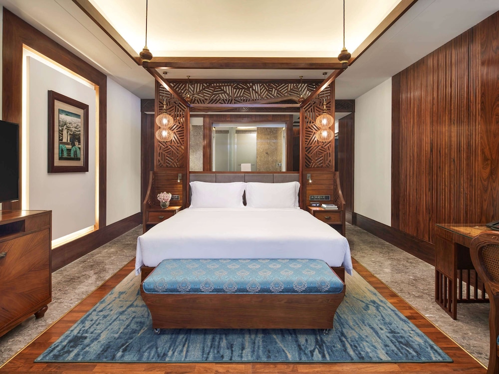 FAIRMONT, KING BED, OCEAN VIEW