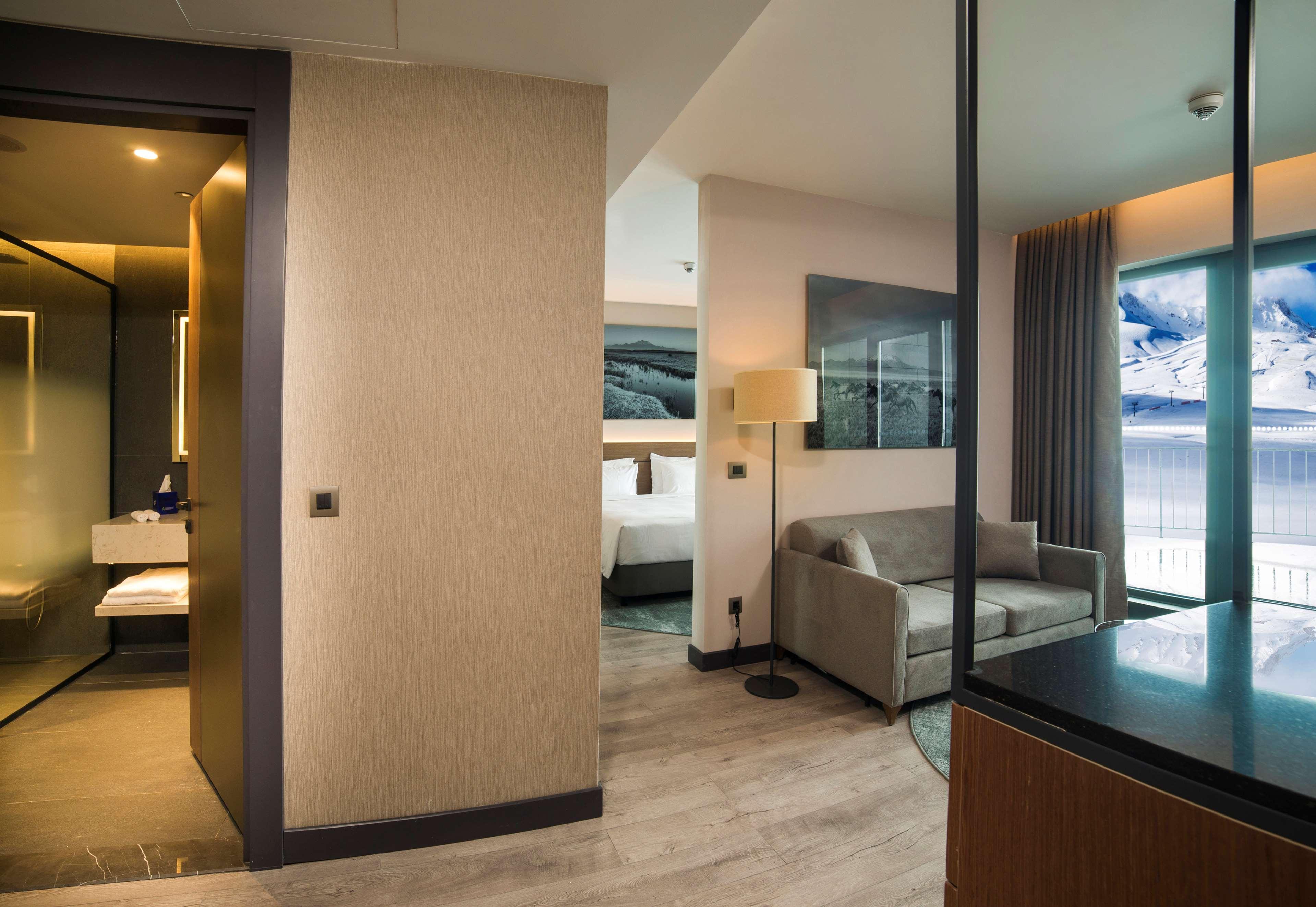 جناح بإطلالة على الجبل بشرفة، Radisson Blu Hotel Mount Erciyes 7/7