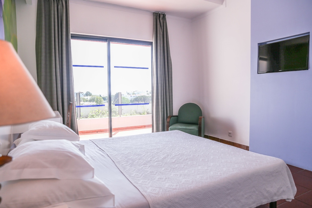 ROOM, DOUBLE BED, CITY VIEW