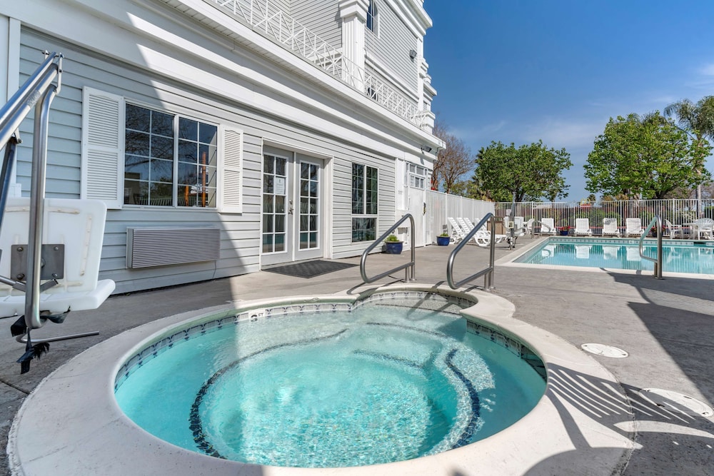 Best Western Luxury Inn 4/37