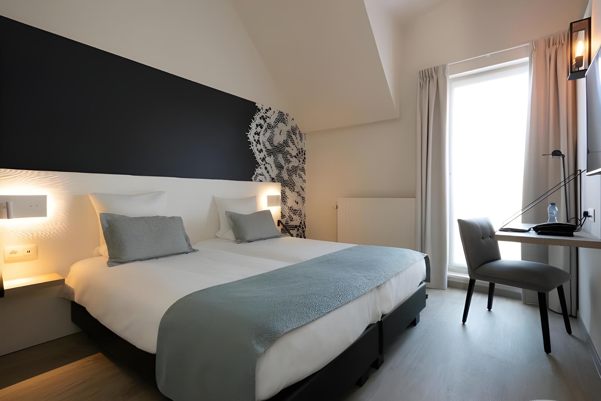 Charming, Triple, 1 Queen and 1 Single Bed
