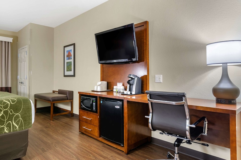 Comfort Suites Helena Airport 34/36