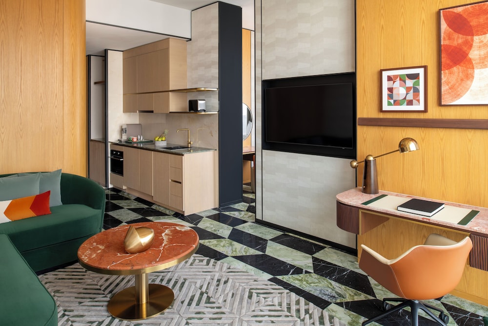 Swissotel Residences Corniche Park Towers 42/49