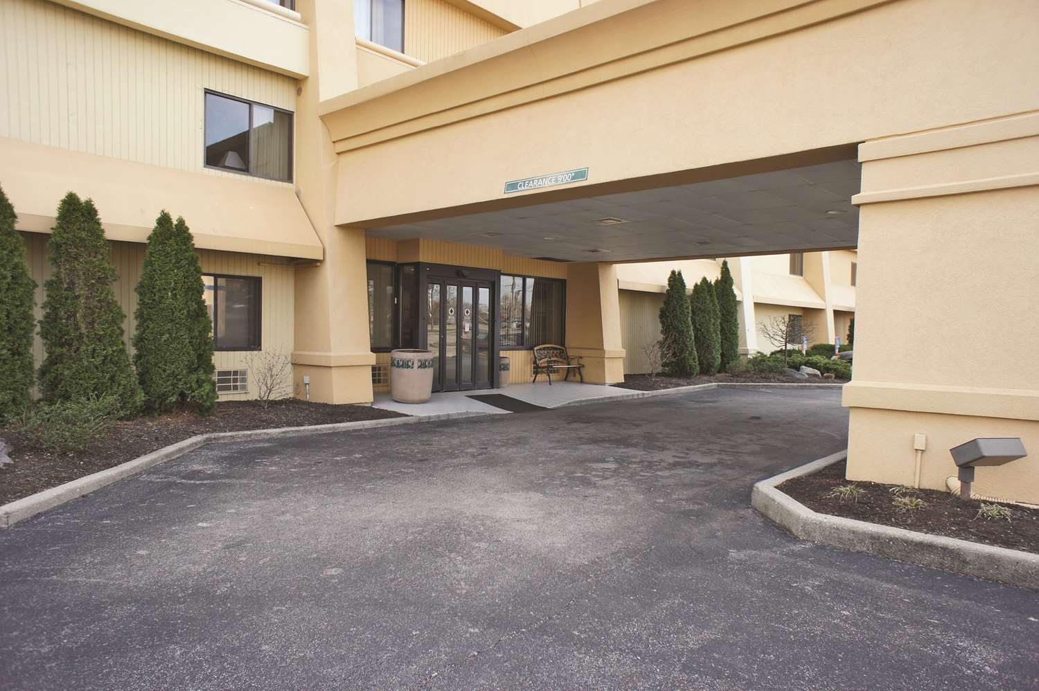La Quinta Inn and Suites by Wyndham Cincinnati North 35/38
