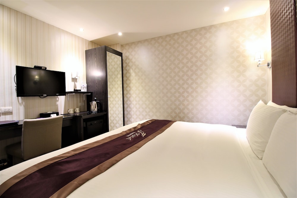 J Hotel 9/60