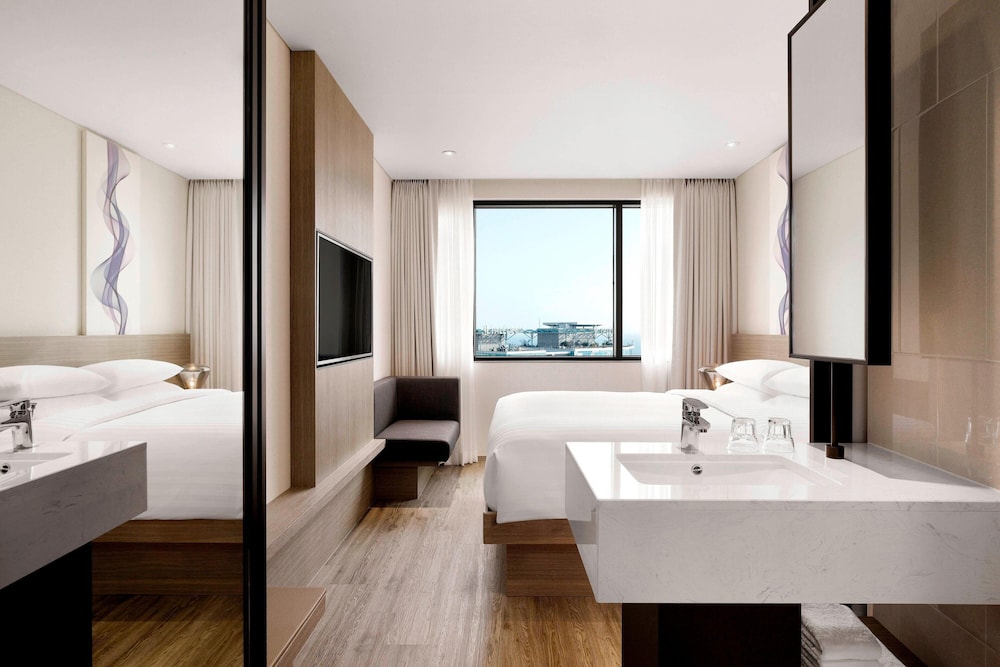 غرفة ديلوكس بسرير كينج بإطلالة جزئية على البحر، Fairfield By Marriott Busan 4/4