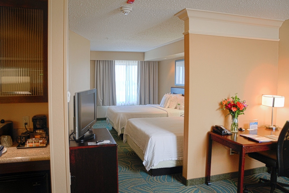 SpringHill Suites Marriott Colorado Springs South 9/59