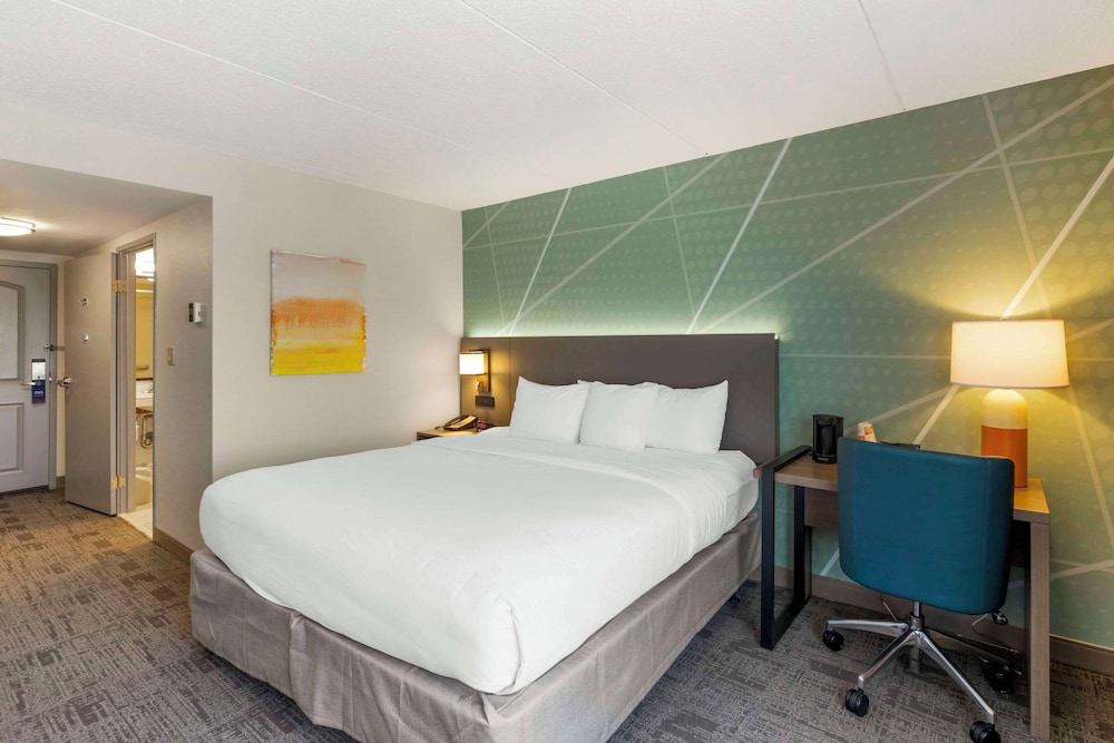 Comfort Inn & Suites Watertown - 1000 Islands 21/54