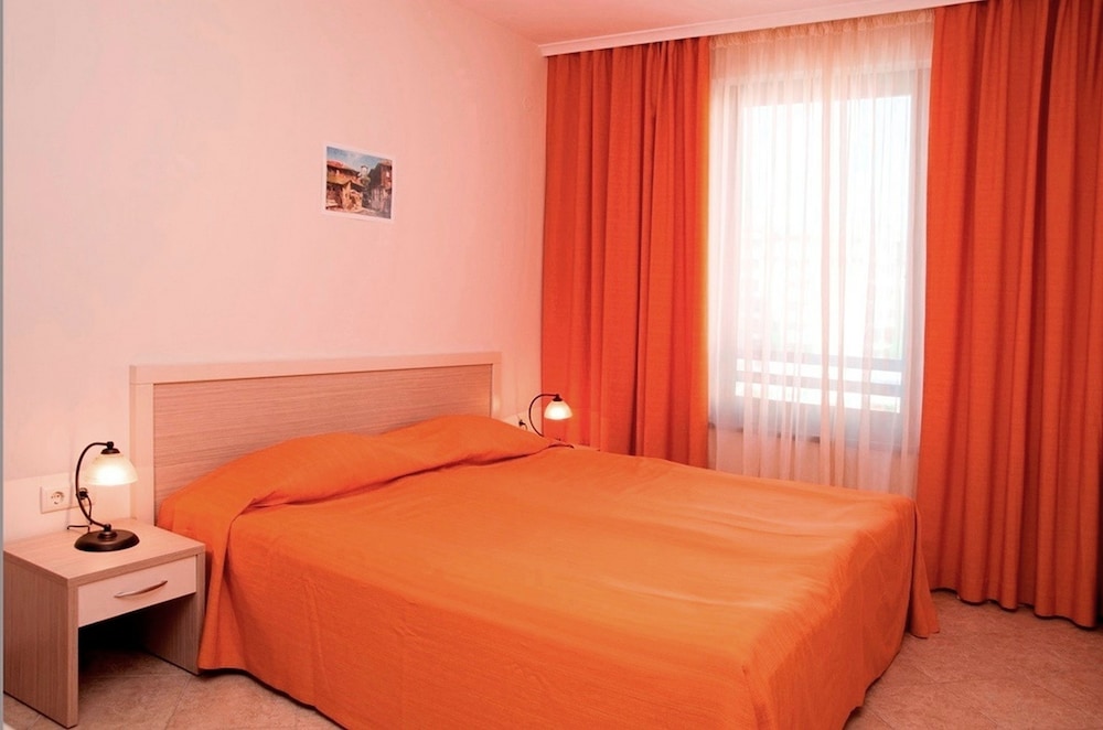 Royal Sun Holiday Complex 8/50
