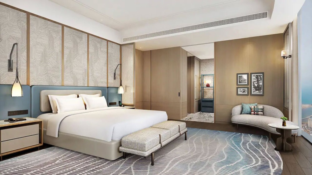 Deluxe, Suite, King Bed, Bay View