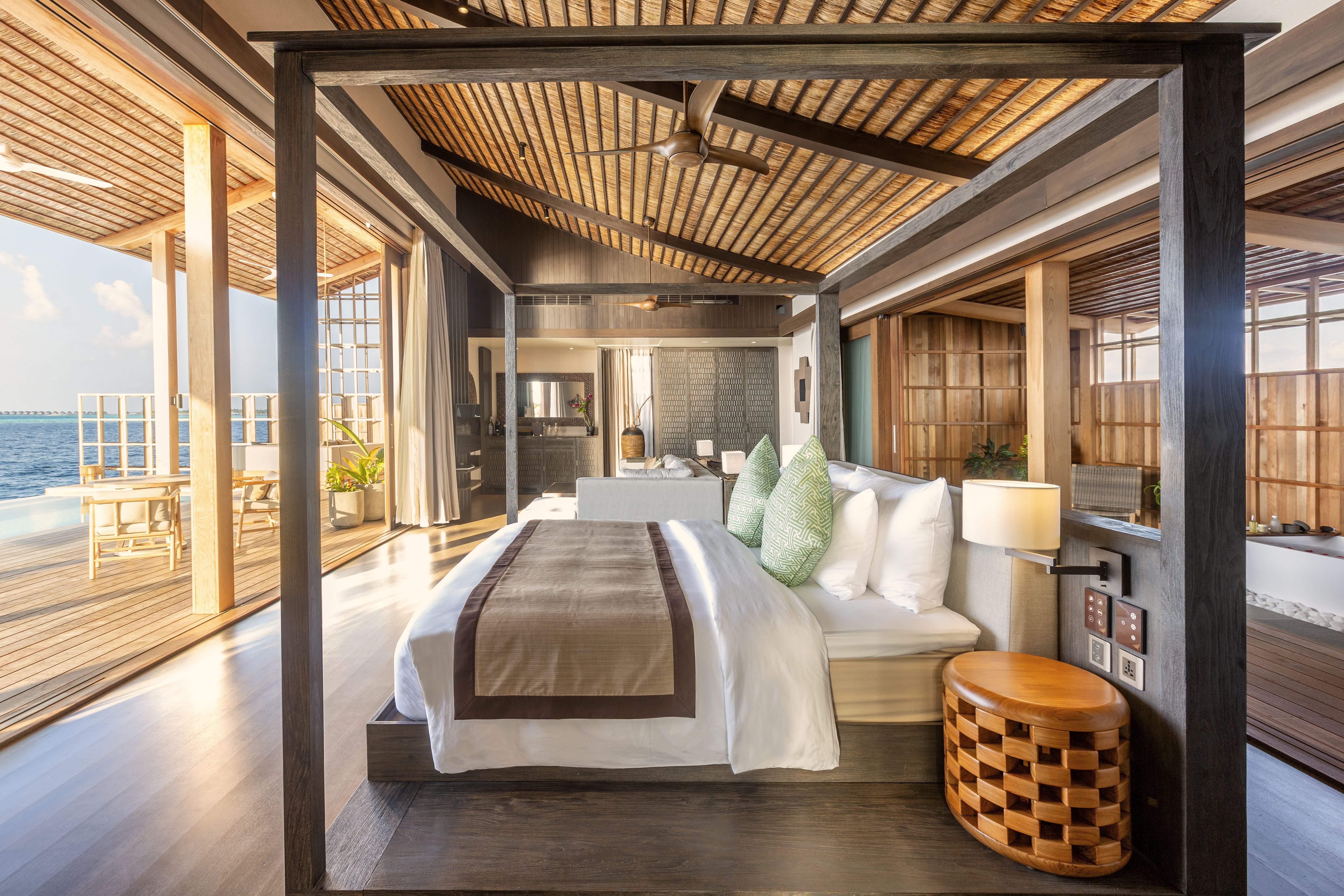 Ocean, Residence