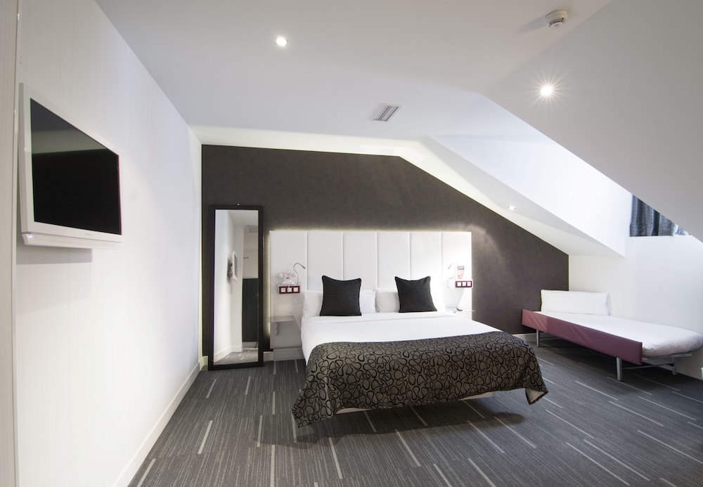 ROOM, TRIPLE