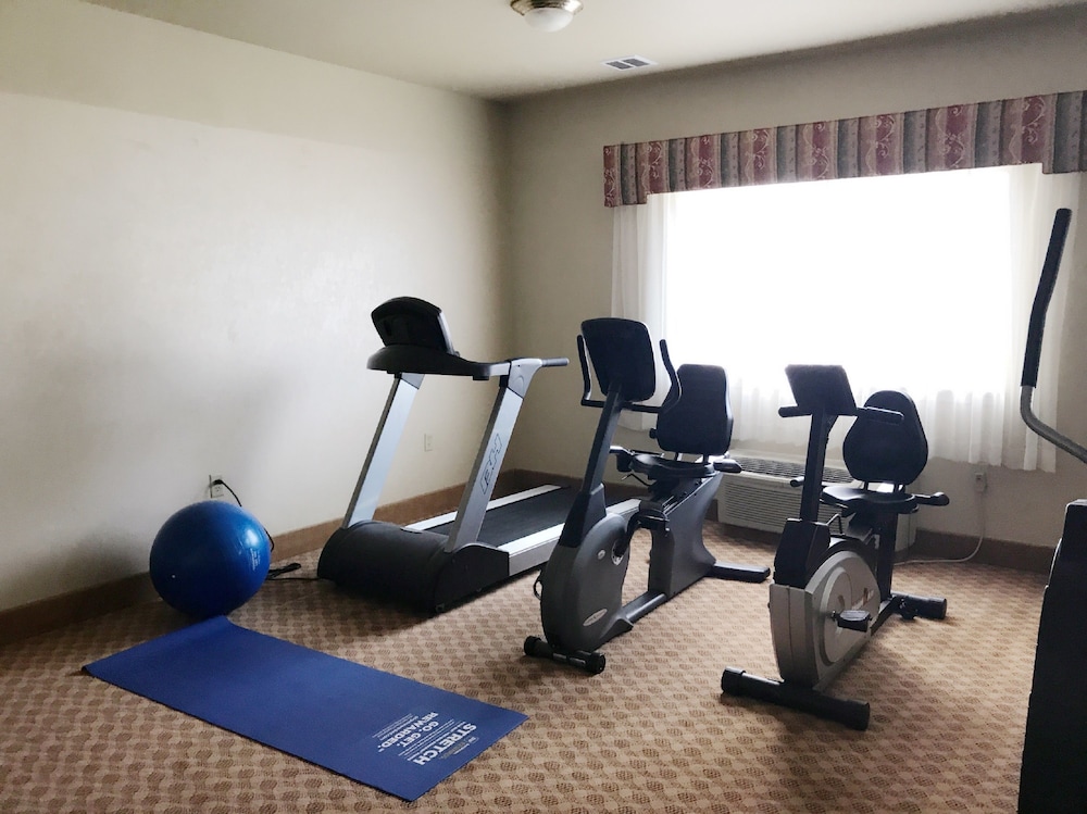 SURESTAY PLUS HOTEL BY BEST WESTERN QUANAH 17/28