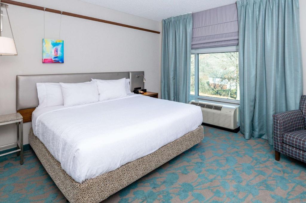 JUNIOR SUITE, KING BED, ACCESSIBLE
