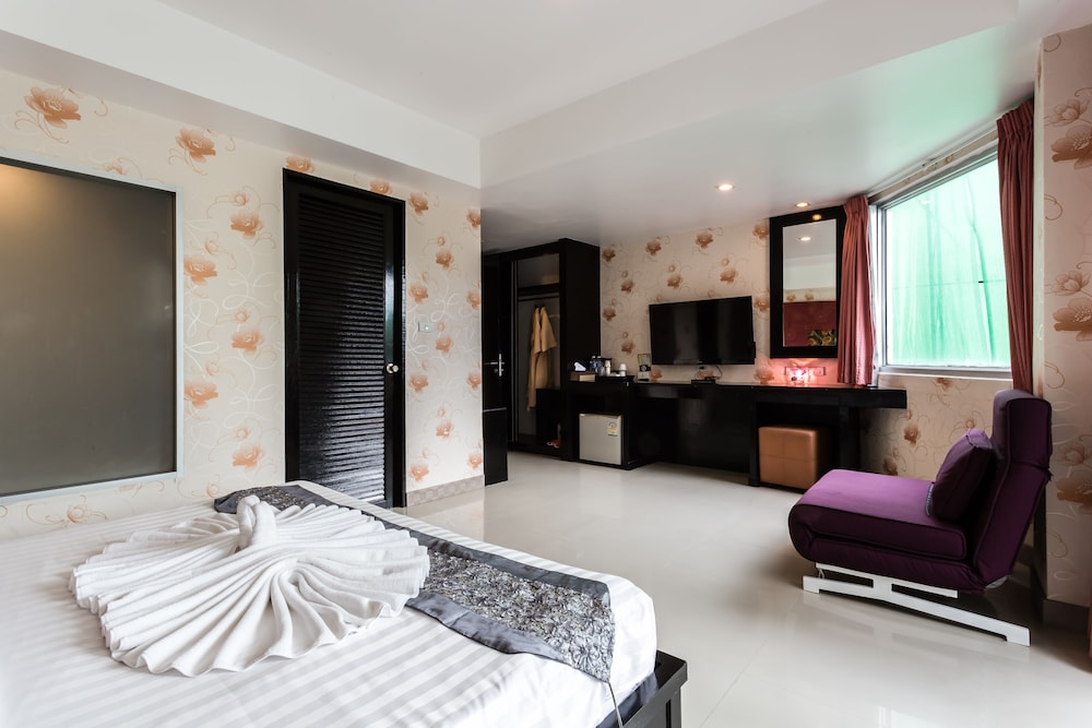7q Patong Beach Hotel 22/49